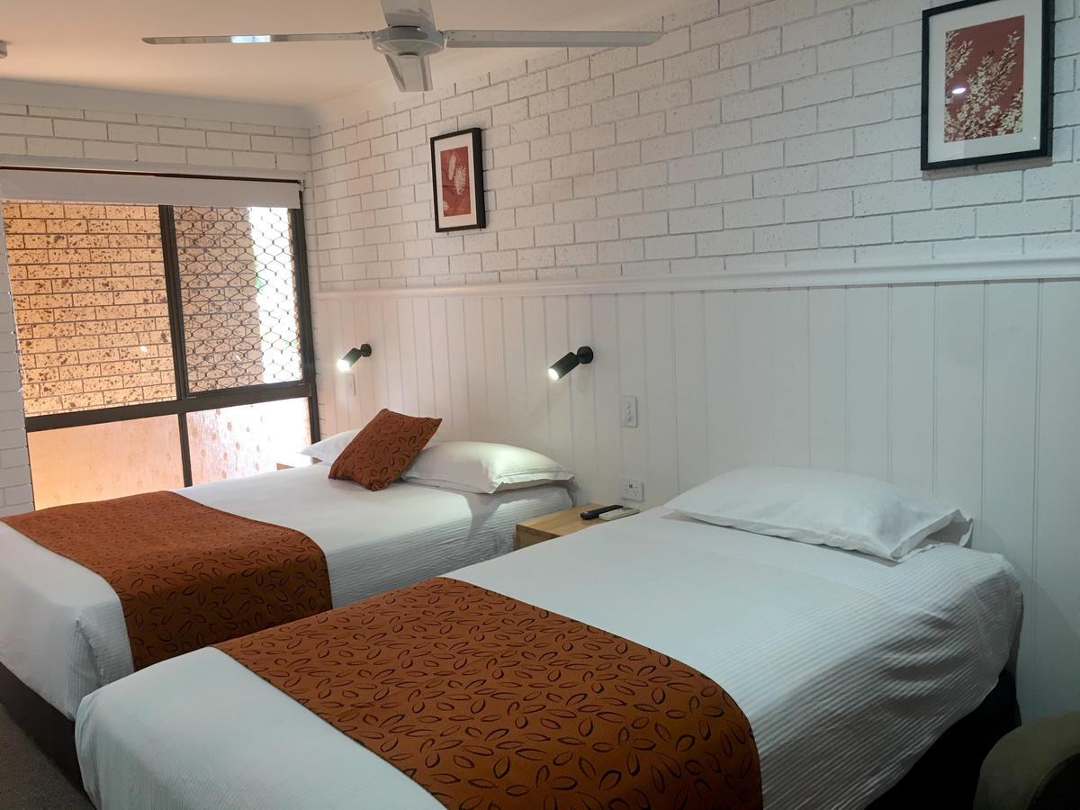 Gin Gin Village Motor Inn Motel Qld Екстер'єр фото